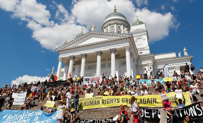 Putin in Trump se bosta srečala v predsedniški palači, pred palačo pa se bodo po napovedih zbrali protestniki, ki pozivajo proti kršenju človekovih pravic, svobode medijev in različnosti mnenj. | Foto: Reuters