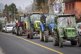 Protestni shod Sindikata kmetov Slovenije. Traktor, kmet, protest.