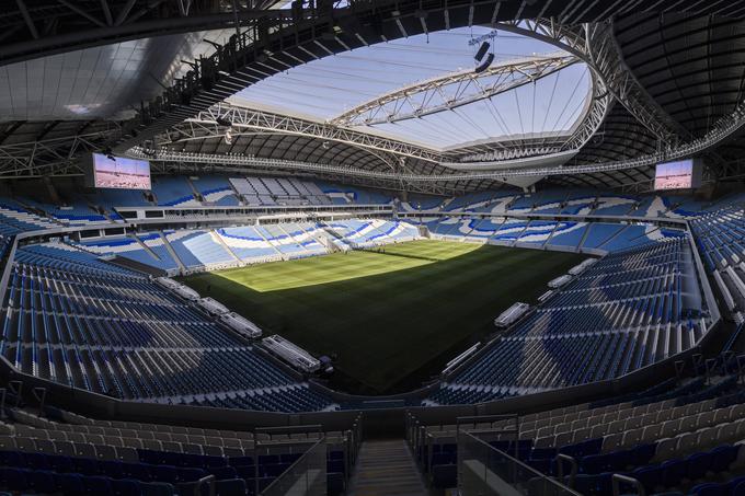 Stadion so zgradili iz ladijskih zabojnikov na obali Dohe. Stadion bodo po SP popolnoma razstavili. 974 je mednarodna klicna številka za Katar, obenem pa število zabojnikov, uporabljenih za stadion. | Foto: Guliverimage/Vladimir Fedorenko