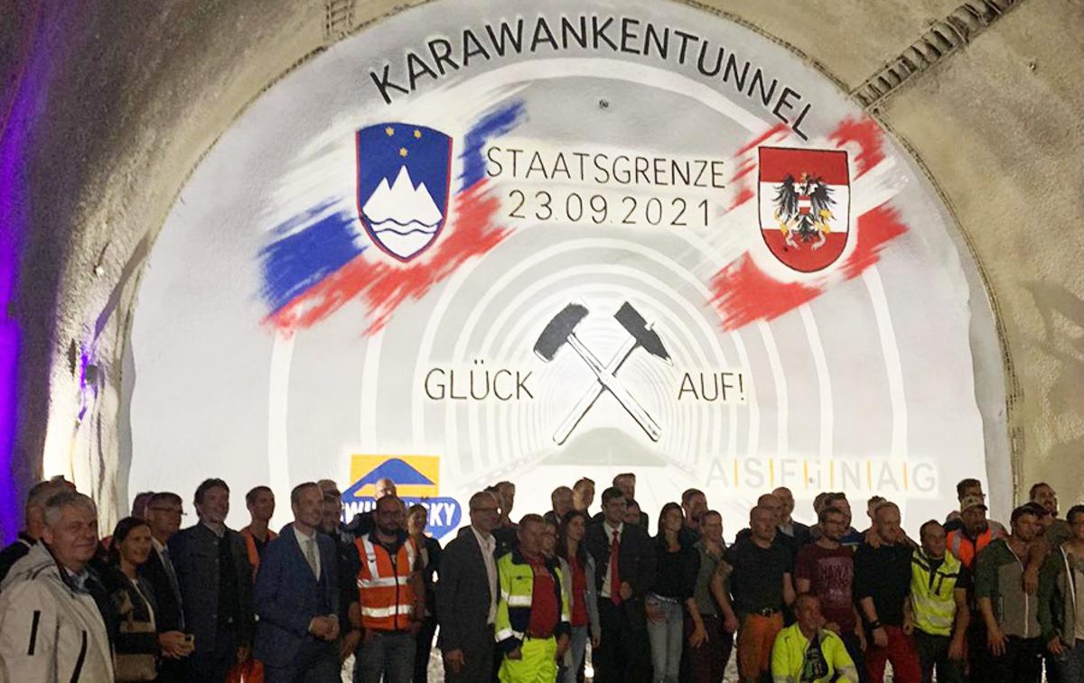 predor Karavanke | Svečanost ob dokončanju avstrijskega dela nove predorne cevi. S slovenske strani je bil prisoten Peter Gašperšič, nekdanji infrastrukturni minister, danes član uprave Darsa. | Foto Asfinag