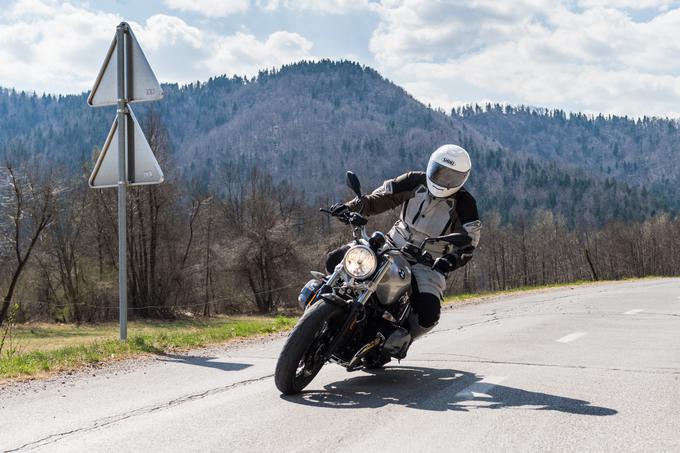 Javna agencija RS za varnost prometa (AVP) : Ne prehitevajte življenja! Motorist za vedno. | Foto: Klemen Korenjak