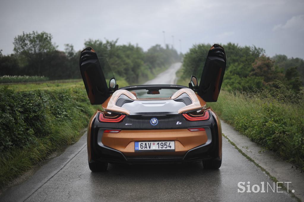 BMW i8 roadster