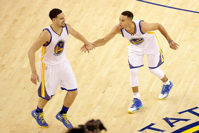 Klay Thopson in Stephen Curry sta dobila veliko okrepitev. | Foto: Guliverimage/Getty Images