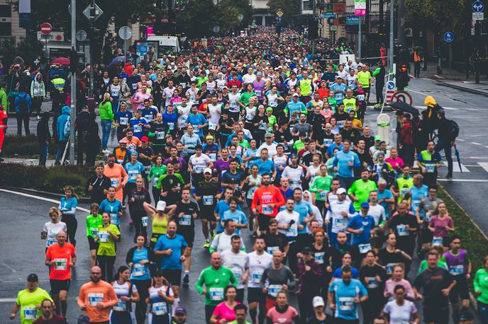 Ljubljanski maraton 2022 | Več kot 13.500 tekačic in tekačev je prijavljenih na Volkswagen 27. Ljubljanski maraton. Na sobotne teke je prijavljenih devet tisoč mladih tekačev. | Foto Vid Ponikvar