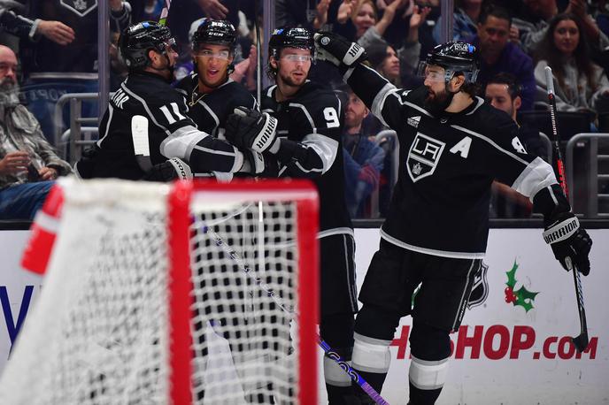 Anže Kopitar | Kapetan Kraljev Anže Kopitar se je s podajo na tekmi proti Coloradu vpisal med rekorderje moštva LA Kings. | Foto Reuters