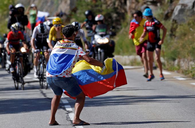 Ob trasi 12. etape Toura naj bi se zbralo več kot milijon navijačev. | Foto: Reuters