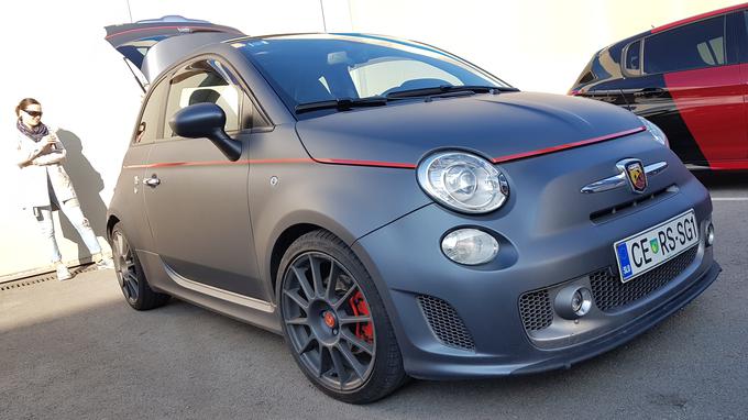 Abarth 595 competizione je športna različica priljubljenega fiata 500. | Foto: Metka Prezelj