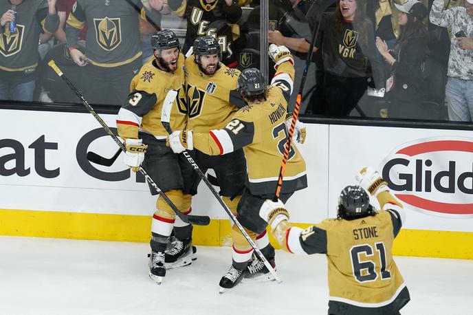 NHL finale Vegas Golden Knights | Hokejisti Vegasa so za zmago na prvi tekmi finala lige NHL tri gole dosegli v zadnji tretjini. | Foto Reuters