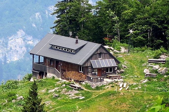 Orožnova koča na Planini za Liscem | Foto Manca Čujež