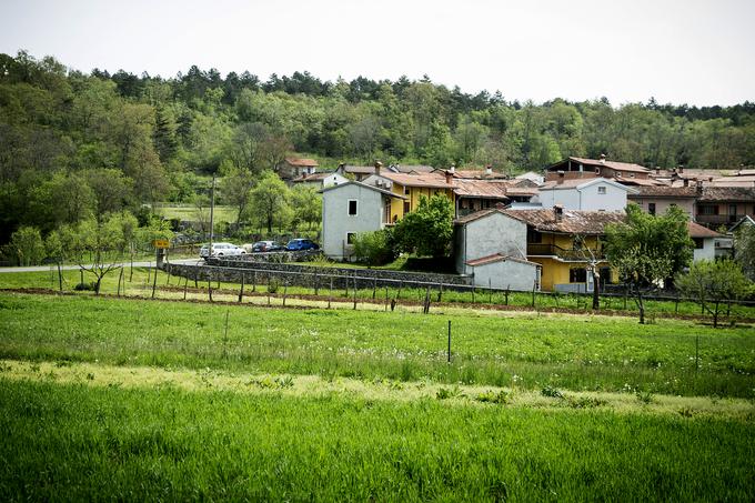 V Malem Dolu so jih vaščani zelo lepo sprejeli in z njimi odlično sodelujejo. Mirna lokacija je izbrana namensko, saj lahko ljudje z duševnimi motnjami v takem okolju najdejo svoj mir. | Foto: Ana Kovač