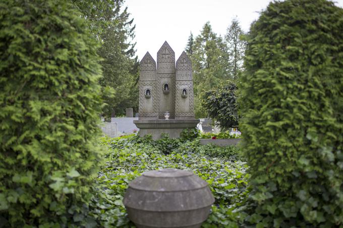 Cankar je pokopan na ljubljanskih Žalah. Z Josipom Murnom, Dragotinom Kettejem in Otonom Župančičem so v skupnem grobu Moderne. | Foto: 