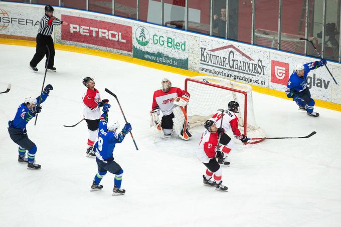 Ken Ograjenšek je v 45. minuti zadel za prvo slovensko vodstvo, ki ga s soigralci niso več izpustili iz rok. Na koncu so se prvega mesta veselili z zmago s 6:2. | Foto: Peter Podobnik/Sportida