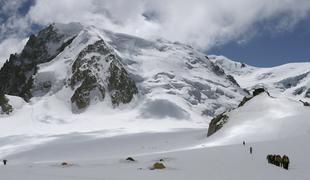 Snežni plaz pod Mont Blancom odnesel življenje alpinista Domna Kastelica