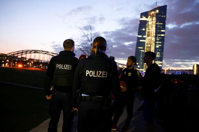 Nemčija, policija | Policija je po izgredih aretirala 39 ljudi. (simbolična fotografija) | Foto Reuters