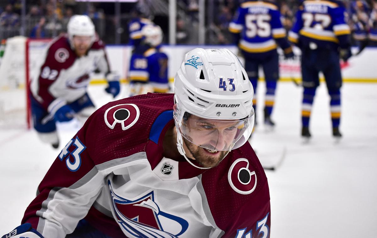 Colorado Avalanche Darren Helm | Darren Helm je slabih šest sekund pred iztekom rednega dela zadel za zmago in napredovanje Colorada v konferenčni finale. | Foto Reuters