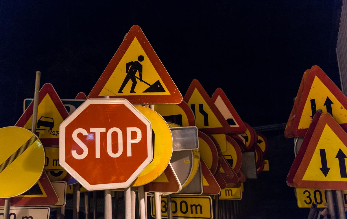 DARS - delavna zapora, vzdrževanje avtoceste, delo na cesti advertorial | Na občini vse udeležence v prometu prosijo za razumevanje in upoštevanje prometne signalizacije. | Foto Klemen Korenjak