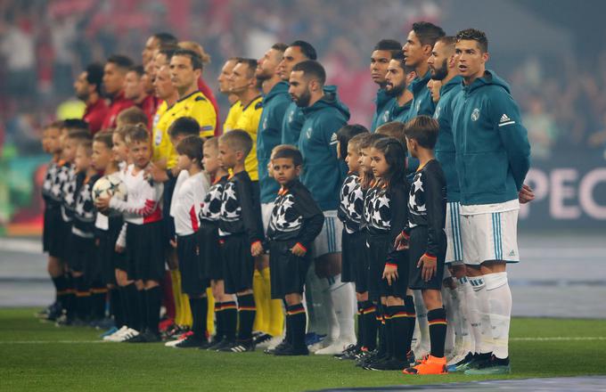 Tako so lani v Kijevu mladi ljubitelji nogometa uživali v druščini zvezdnikov Reala in Liverpoola.

 | Foto: Reuters