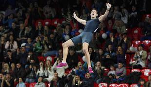 Lavillenie poskušal na 618 centimetrih, Rebernikova deveta