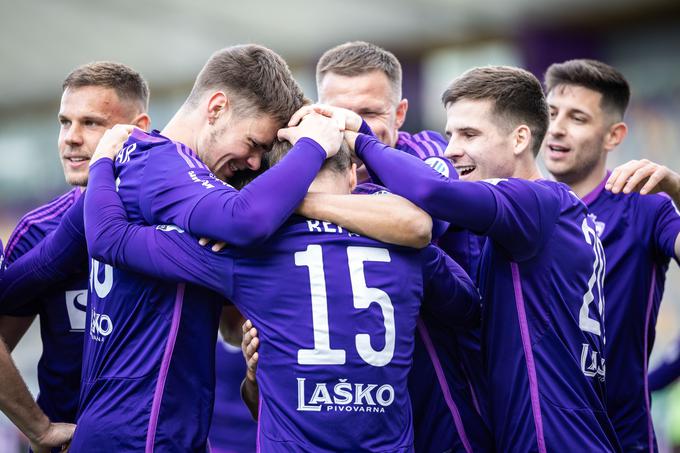 Maribor si je poleg Celja in Olimpije že zagotovil Evropo, še vedno pa se poteguje za drugo mesto. V prihodnjem krogu bo lahko kot prvi klub v domačem prvenstvu postavil prvakom špalir. | Foto: Jure Banfi/alesfevzer.com