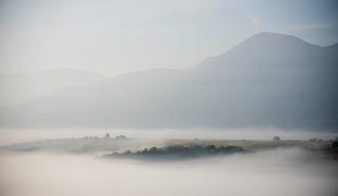 Nekateri Slovenci se bodo zbudili v megleno jutro