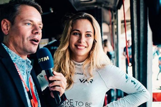 Sophia Flörsch | Sophia Flörsch vozi za nizozemsko ekipo Van Amersfoort Racing. "Vsi ste videli, kaj se je zgodilo. Samo bogu se lahko zahvalimo, da jo je Sophia odnesla le z lažjimi poškodbami," so zapisali pri njeni ekipi. | Foto Instagram