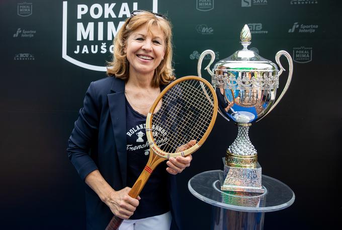 "Čeprav sem iz Maribora, obljubim, da bom navijala tako za ekipo z vzhoda kot zahoda, saj gre za naše najboljše teniške igralke in igralce, za katere moramo navijati vsi Slovenci." | Foto: Vid Ponikvar