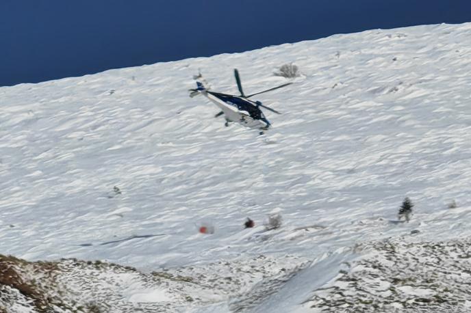 Krn | Pokojnega so s helikopterjem letalske policijske enote prepeljali v Tolmin.  | Foto PU Nova Gorica