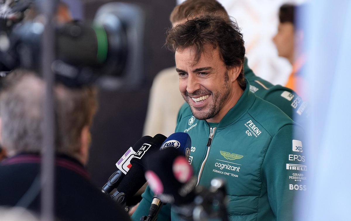 Fernando Alonso | Fernando Alonso se je v zadregi in z nasmeški izmikal vprašanjem o Taylor Swift. | Foto Guliver Image