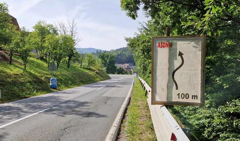 Ob cesto zabili 572 kolov: tako je ozadje dolenjskega spektakla