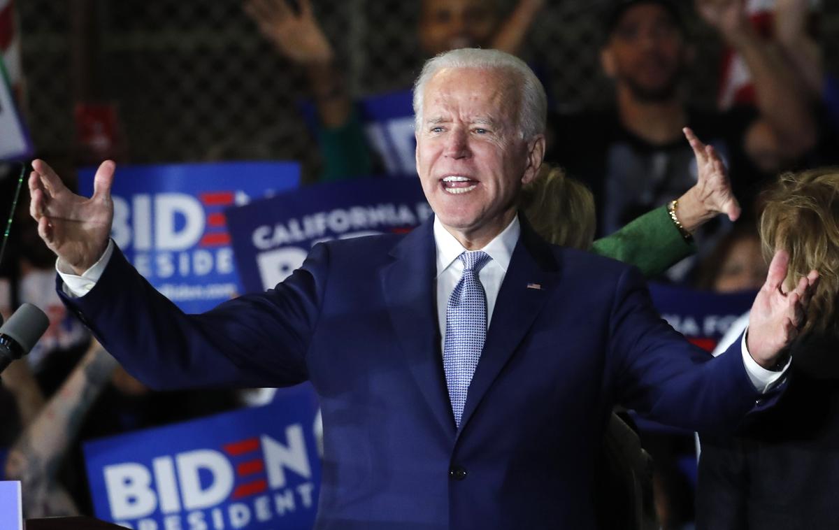 Joseph Biden | Na nekdanjega ameriškega podpredsednika Josepha Bidna letijo očitki o spolnih napadih na ženske. | Foto Reuters