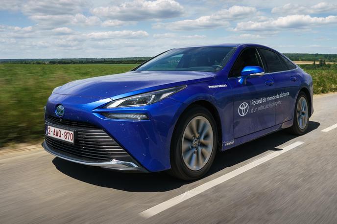 Toyota mirai | Toyota mirai je z eno posodo vodika zmogla doseg prek tisoč kilometrov. | Foto Toyota