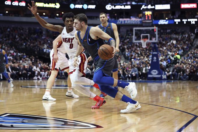 Dončić je večino točk dosegel že v prvem polčasu. | Foto: Reuters