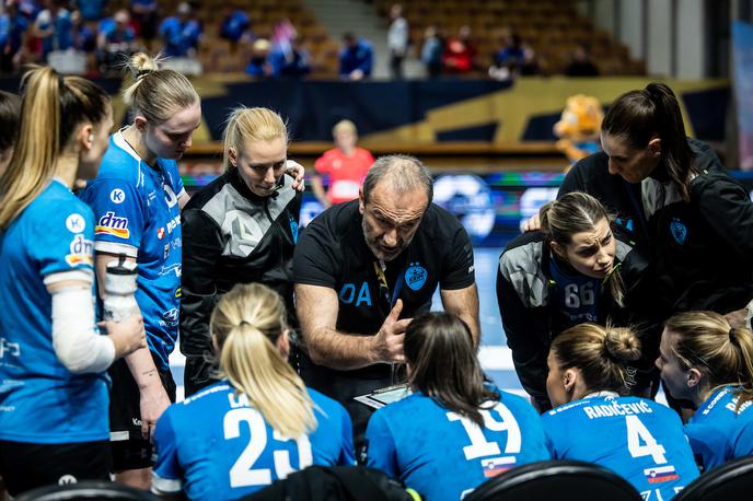 EHF liga prvakinj: Krim Mercator - Banik Most Dragan Adžić | Foto Vid Ponikvar