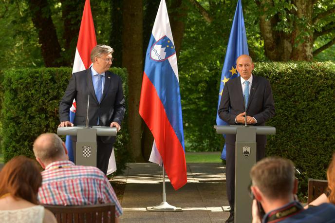 Janez Janša Andrej Plenković | Slovo od ruskih energentov je po mnenju premierja Janše nujni ukrep, ki ga je treba hitro sprejeti.  | Foto STA