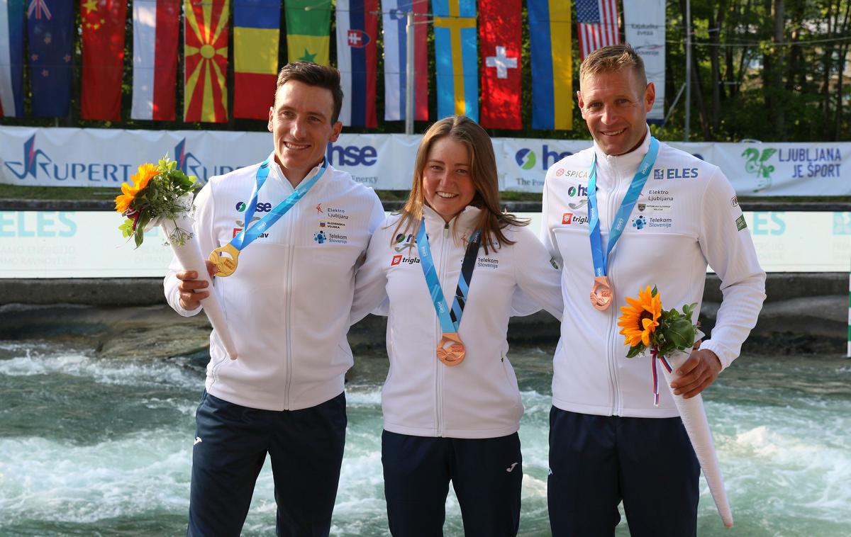 Luka Božič Eva Alina Hočevar Benjamin Savšek | Trojček slovenskih kolajn na domači tekmi svetovnega pokala. | Foto Nina Jelenc