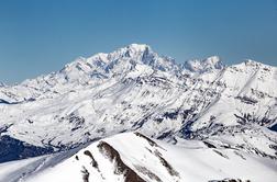 V snežnem plazu na Mont Blancu umrla Britanka