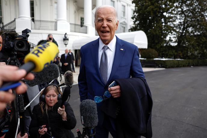 Joe Biden | Washington je v sredo hutije označil za teroristično skupino in to takoj še isti dan potrdil z novim napadom na raketna izstrelišča v Jemnu. | Foto Reuters