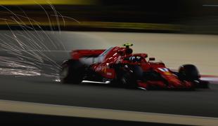 Na drugem treningu ferrarija pokazala moč, Räikkönen na vrhu, a ga lahko doleti kazen