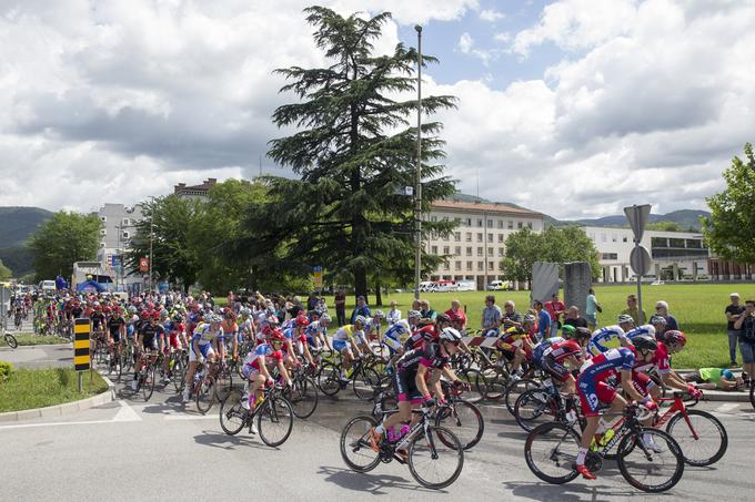 Kolesarji so štartali v Novi Gorici.  | Foto: 