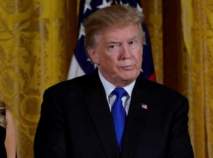 Ameriški predsednik Trump je po besedah Bagole politik, ki zna ustvarjati slogane za vsak dan in s katerimi uspešno prebije hrup sicer zelo intenzivnega trenutnega sveta. | Foto: Reuters