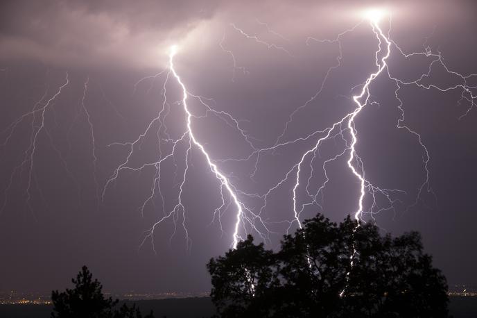 poletje, nevihta | Popoldne bodo nastajale posamezne plohe in nevihte. | Foto Getty Images