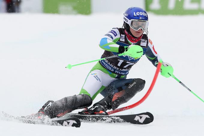 Andreja Slokar se po težki poškodbi kolena počasi vrača v staro formo. | Foto: www.alesfevzer.com