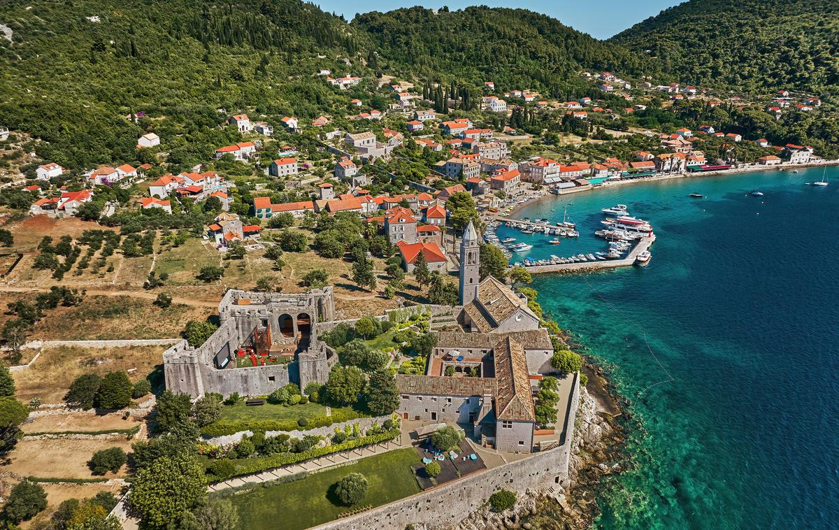 otok Lopud, samostan | Nekdanji samostan, zgrajen leta 1483, leži na severnem delu otoka. | Foto Shutterstock