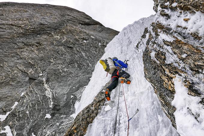 Zadnji strmejši raztežaj drugega dne plezanja na Arjuno. | Foto: Marko Prezelj