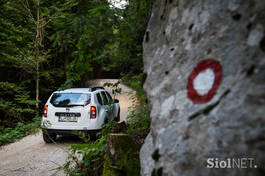 Dacia duster in oskrbnik gorske koče