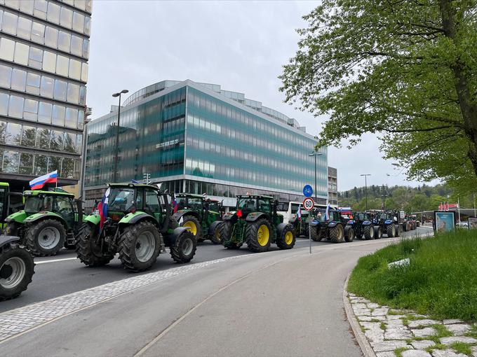 Promet na Tivolski cesti stoji.  | Foto: Aljaž P. Kunej