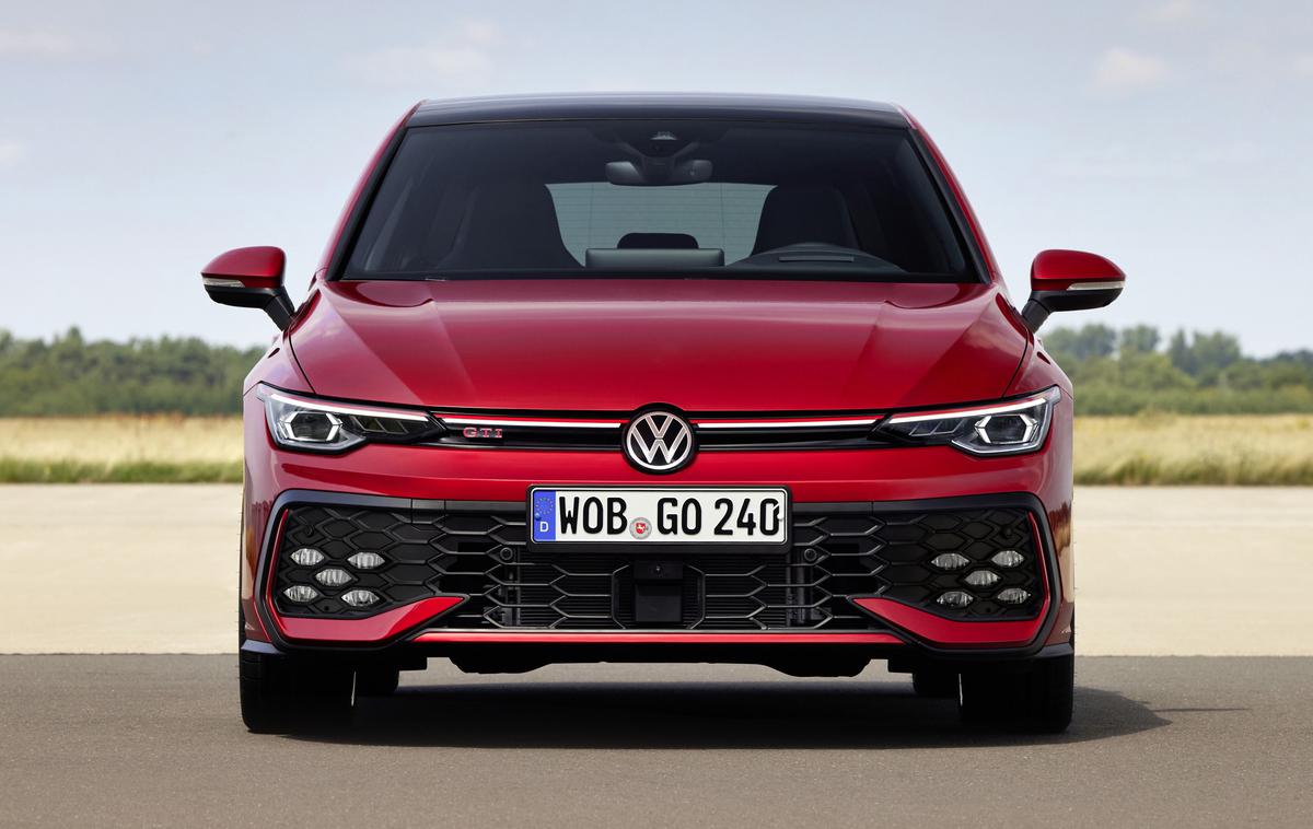 Volkswagen golf | Volkswagen je letos do konca februarja za 53 odstotkov izboljšal prodajo svojega golfa. | Foto Volkswagen