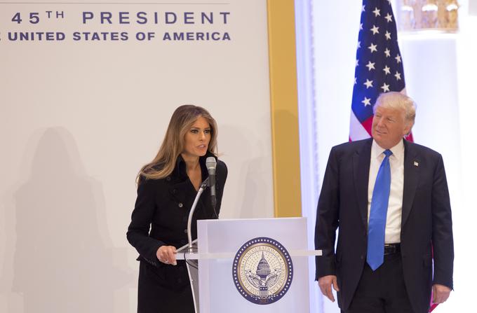 Po svojem kratkem govoru je Melania dobila poljub od svojega moža. | Foto: Getty Images