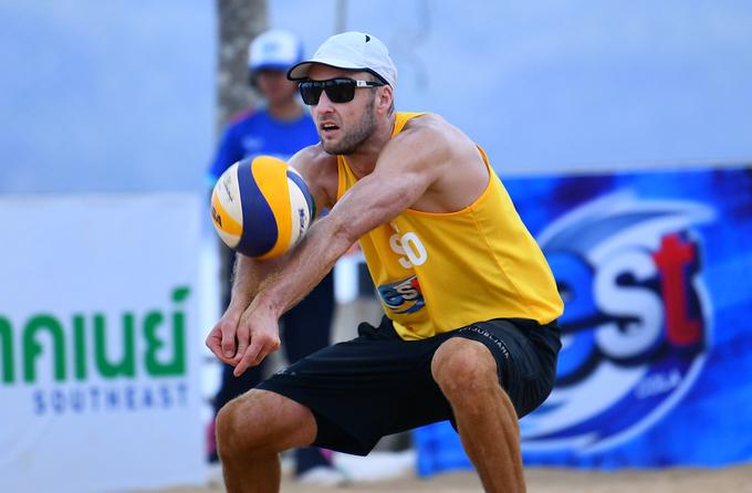 "Na Kitajskem naju čakajo močnejše ekipe, začeti bova morala v kvalifikacijah. Skušala bova pokazati vse, kar znava in se uvrstiti na turnir." | Foto: FIVB