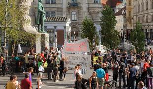 Na protestnem shodu v Ljubljani zahtevali konkretne cilje v zvezi s podnebnimi spremembami (video)